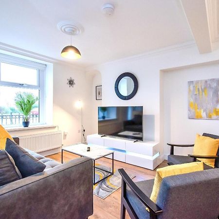 Casa One Hundred - A Beautiful 4 Bed House On The Beach Front Swansea Eksteriør billede