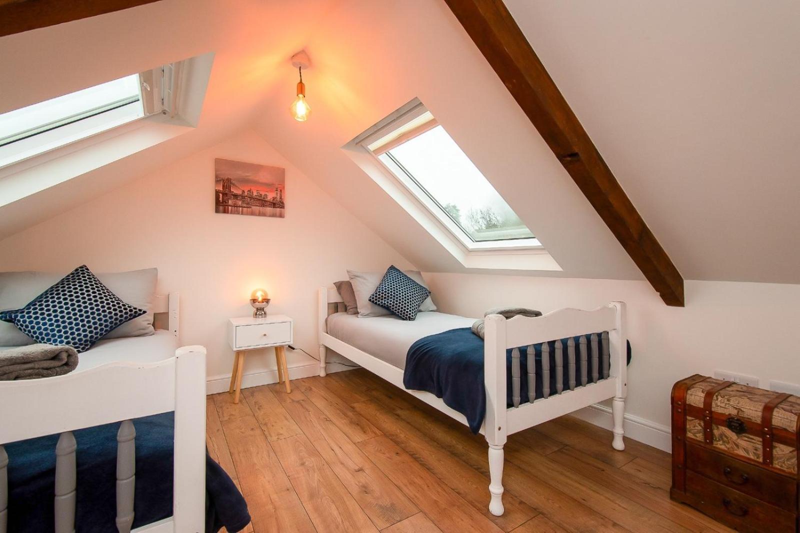 Casa One Hundred - A Beautiful 4 Bed House On The Beach Front Swansea Eksteriør billede