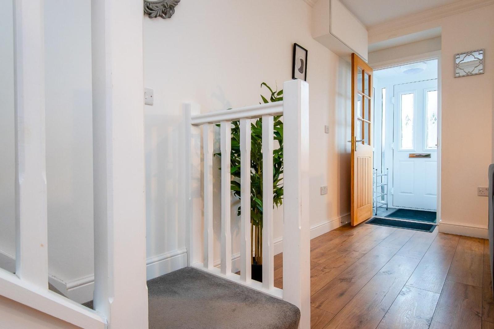 Casa One Hundred - A Beautiful 4 Bed House On The Beach Front Swansea Eksteriør billede