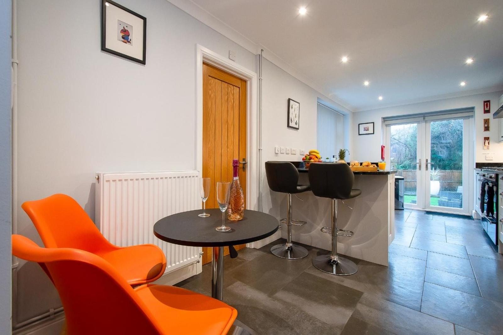 Casa One Hundred - A Beautiful 4 Bed House On The Beach Front Swansea Eksteriør billede