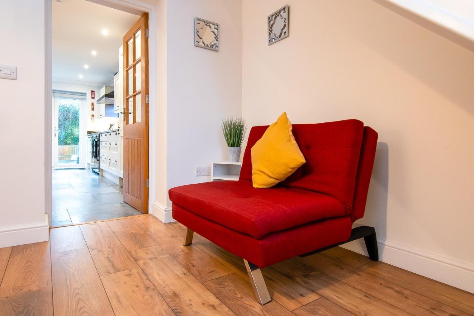 Casa One Hundred - A Beautiful 4 Bed House On The Beach Front Swansea Eksteriør billede