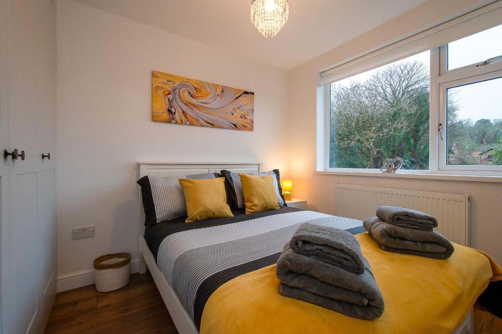 Casa One Hundred - A Beautiful 4 Bed House On The Beach Front Swansea Eksteriør billede