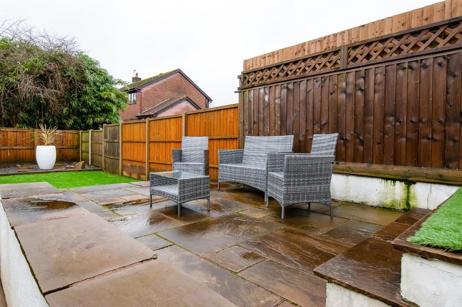 Casa One Hundred - A Beautiful 4 Bed House On The Beach Front Swansea Eksteriør billede