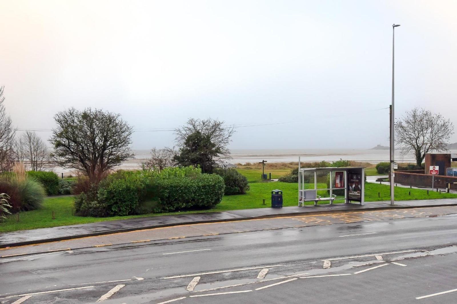 Casa One Hundred - A Beautiful 4 Bed House On The Beach Front Swansea Eksteriør billede