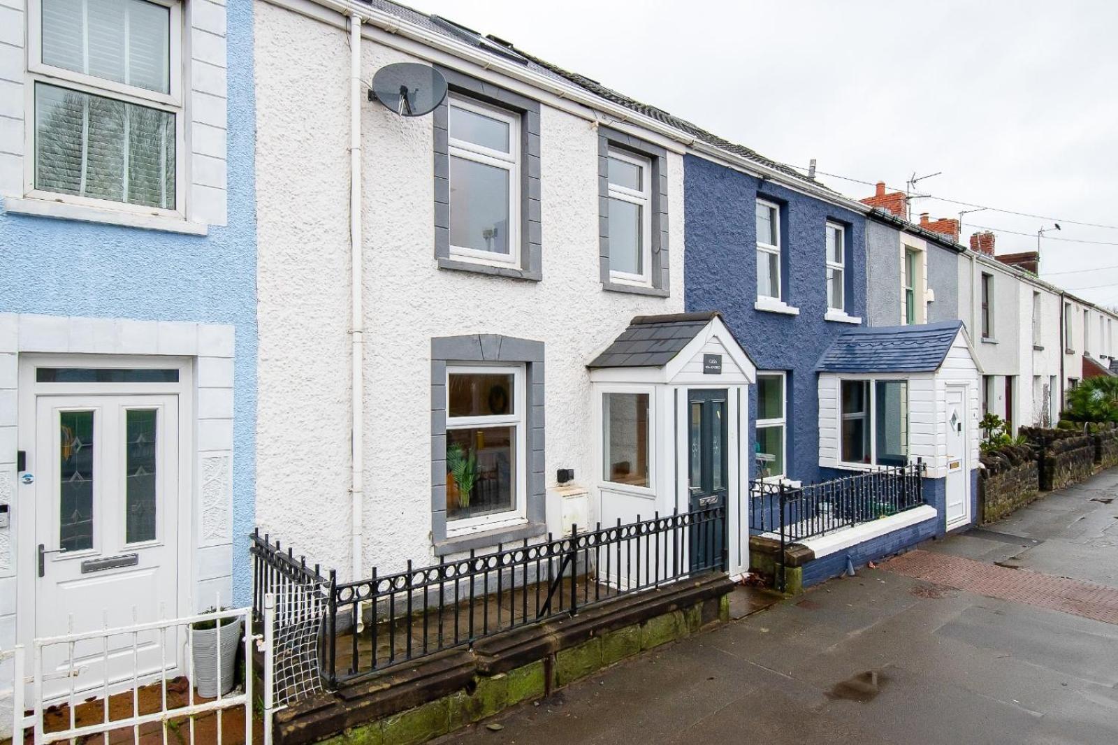 Casa One Hundred - A Beautiful 4 Bed House On The Beach Front Swansea Eksteriør billede