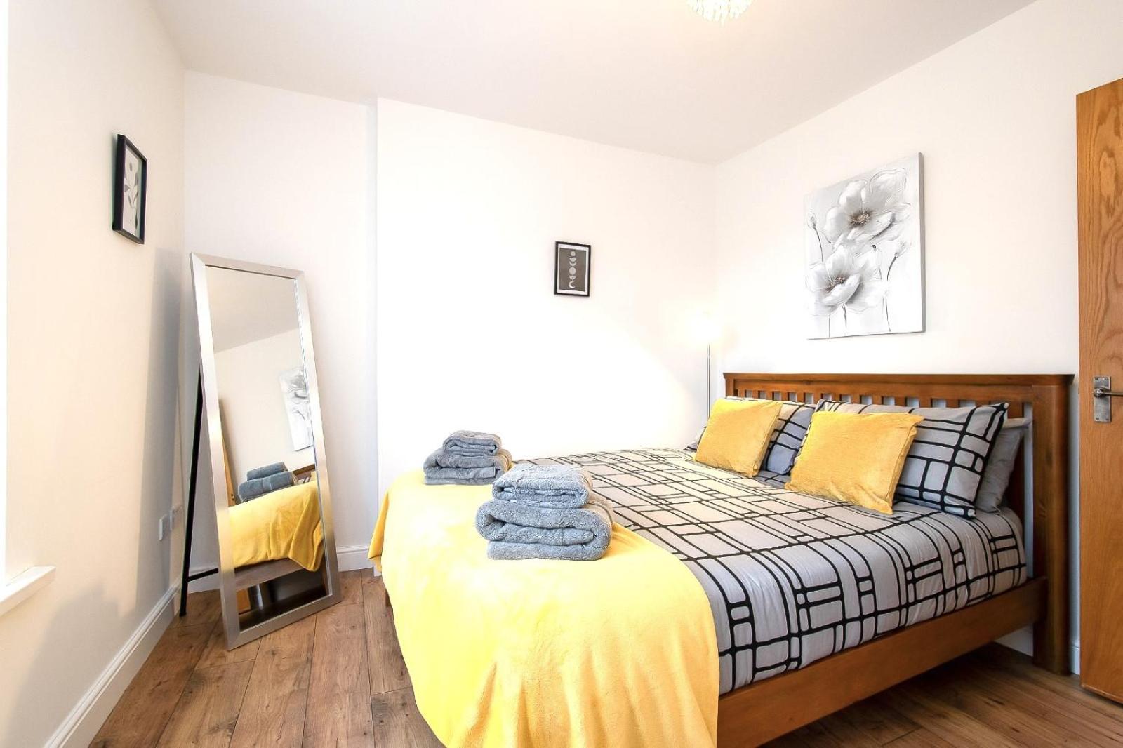 Casa One Hundred - A Beautiful 4 Bed House On The Beach Front Swansea Eksteriør billede